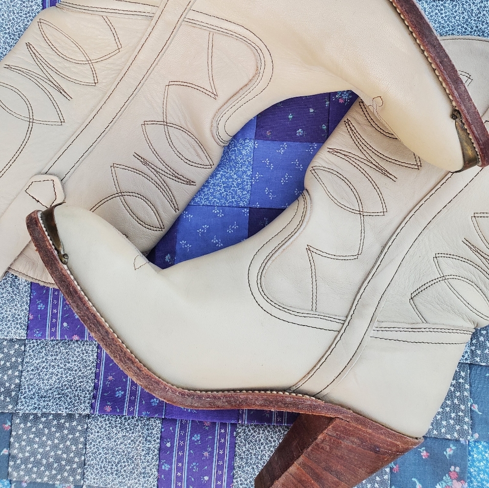 Vintage FRYE Embroidered Cream Ivory Cowboy Western Boots 9 B